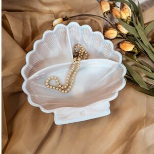 Light Pink‎ Cambridge Milk Glass Crown Shell Dish